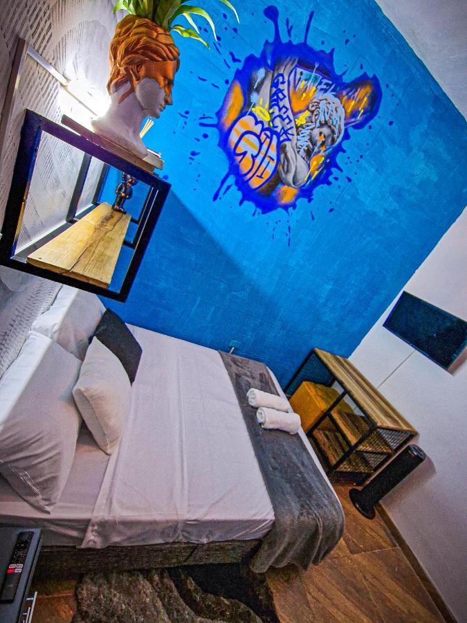 Urban Hostal Bar Bucaramanga Bagian luar foto