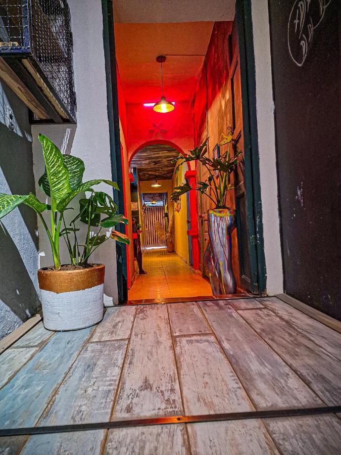 Urban Hostal Bar Bucaramanga Bagian luar foto