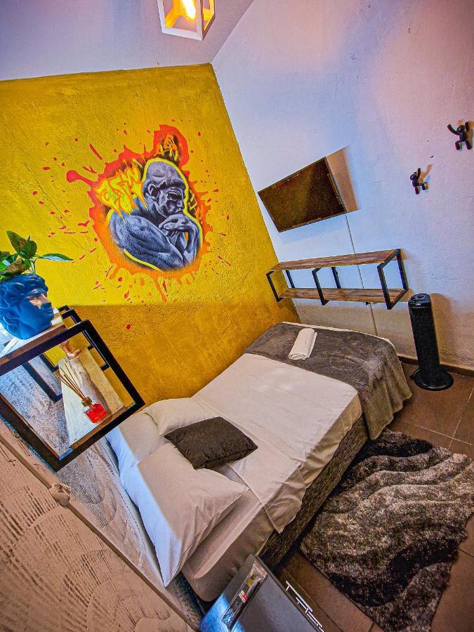 Urban Hostal Bar Bucaramanga Bagian luar foto