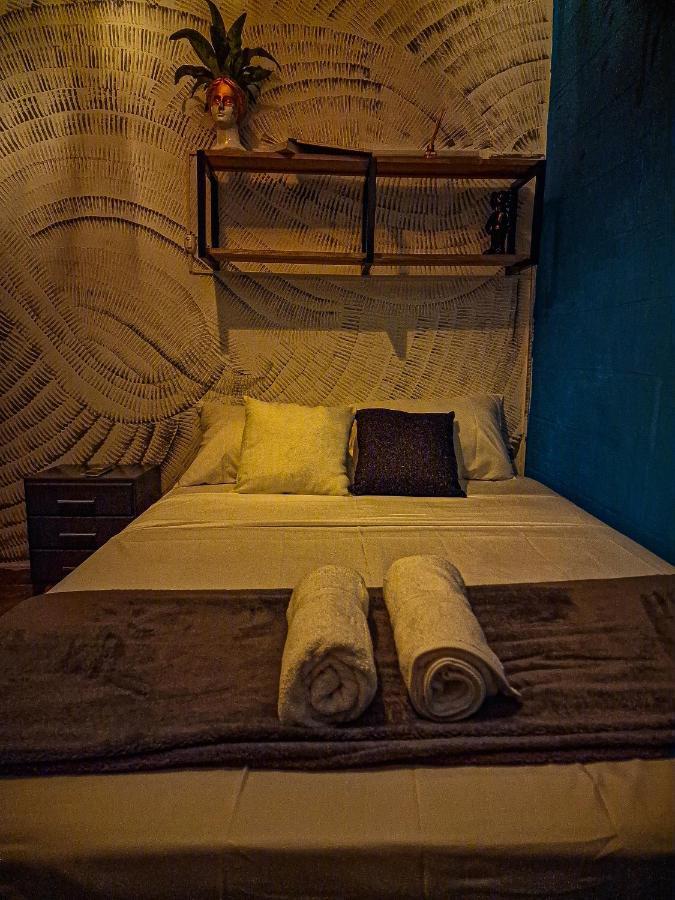 Urban Hostal Bar Bucaramanga Bagian luar foto
