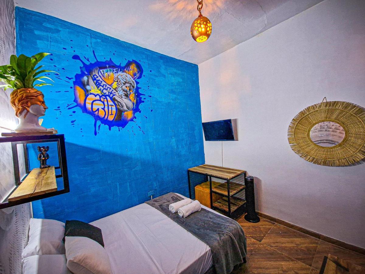 Urban Hostal Bar Bucaramanga Bagian luar foto