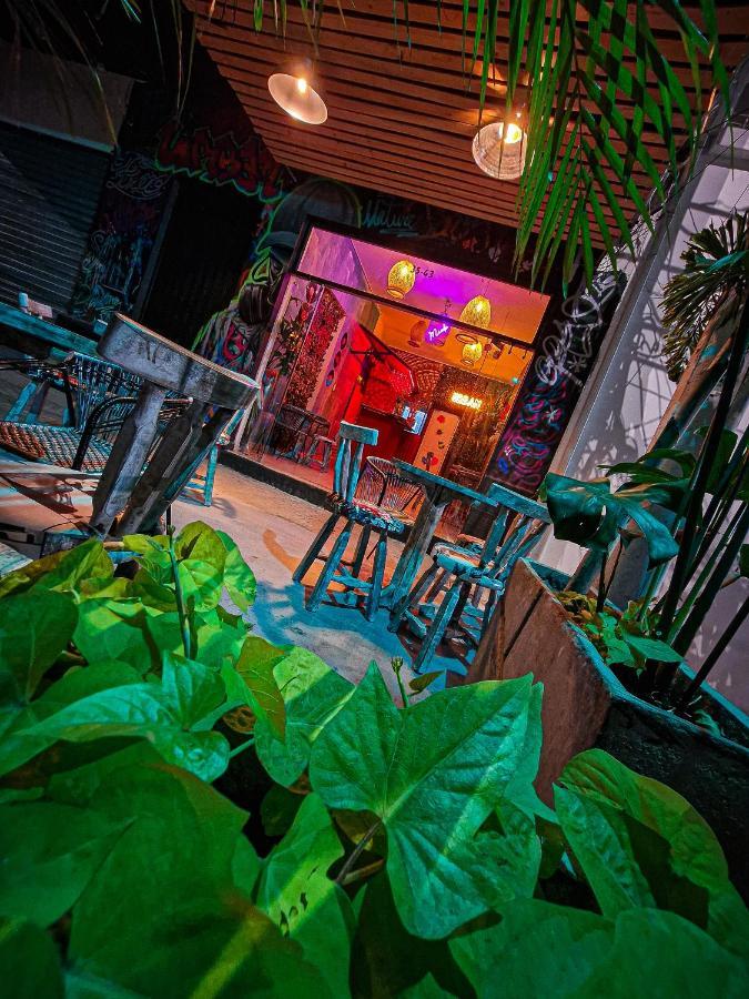 Urban Hostal Bar Bucaramanga Bagian luar foto