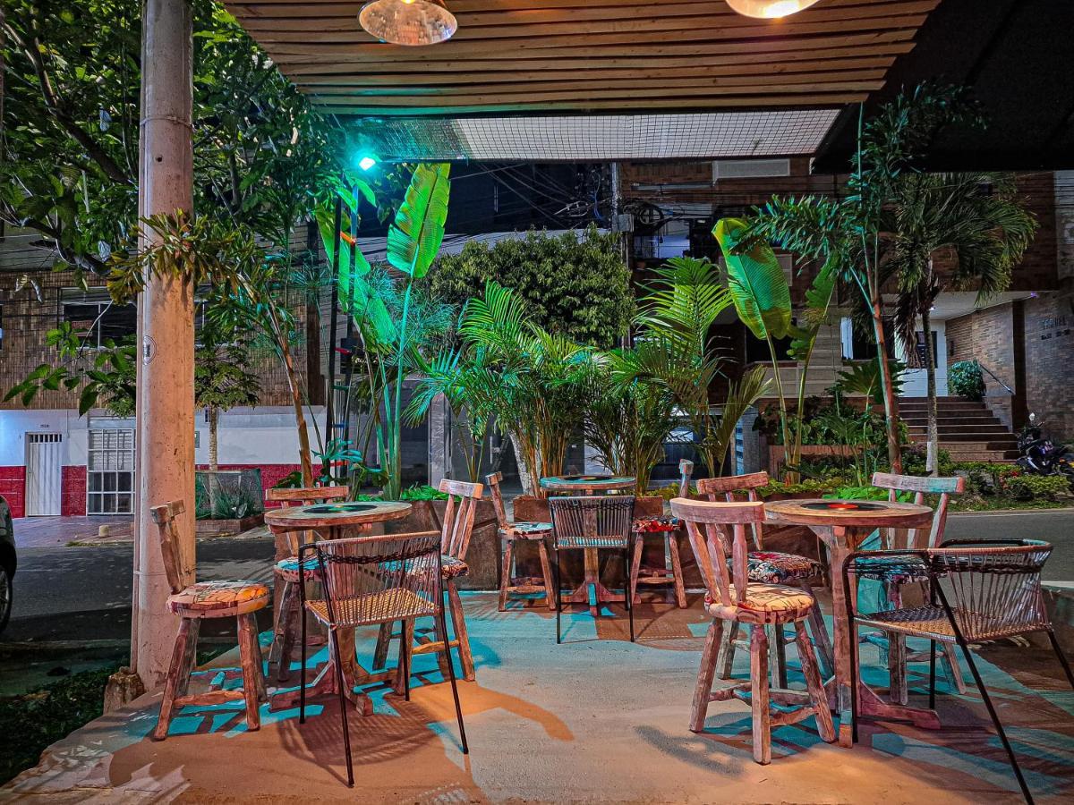 Urban Hostal Bar Bucaramanga Bagian luar foto