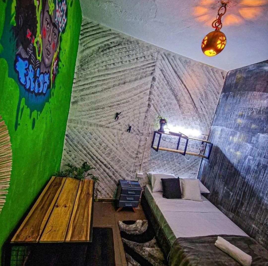 Urban Hostal Bar Bucaramanga Ruang foto