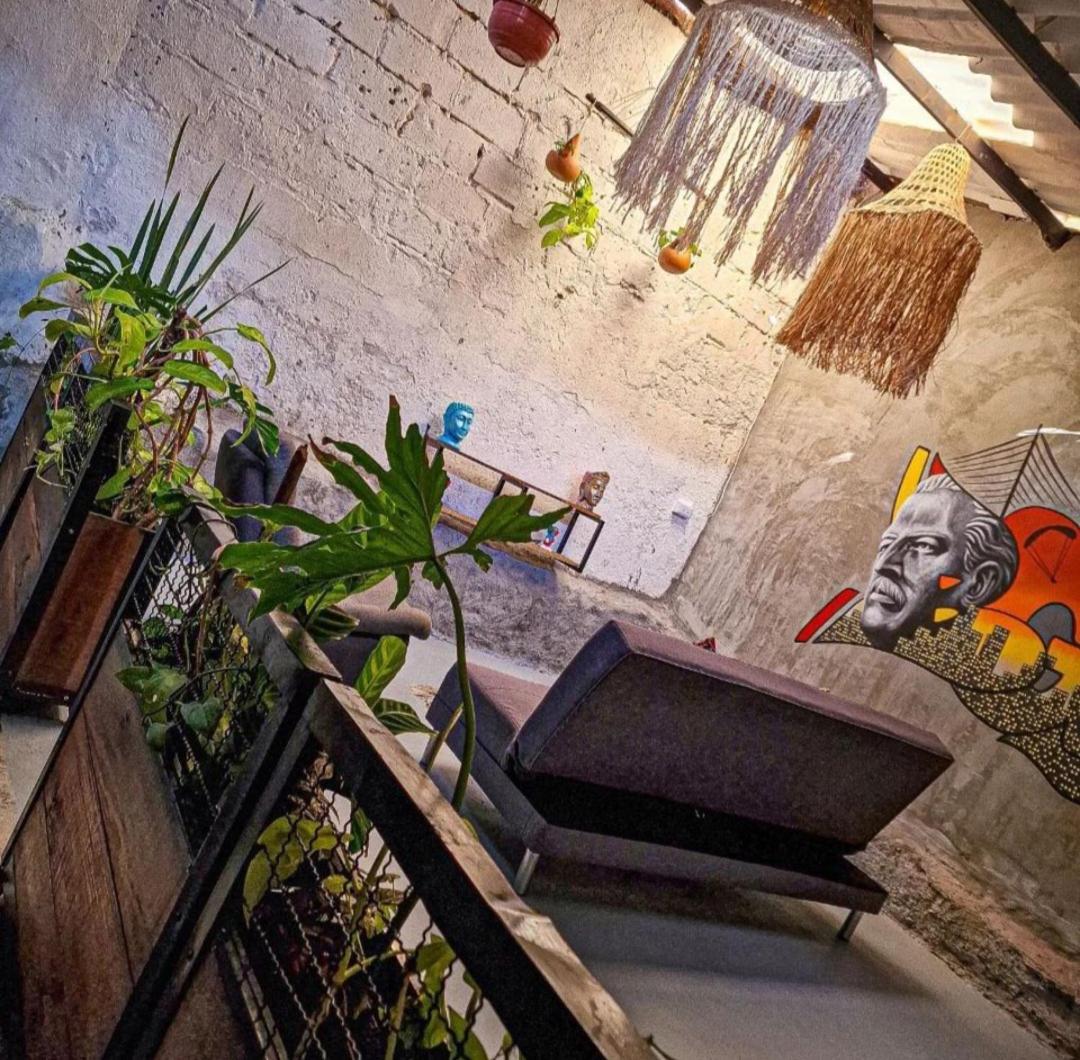 Urban Hostal Bar Bucaramanga Bagian luar foto